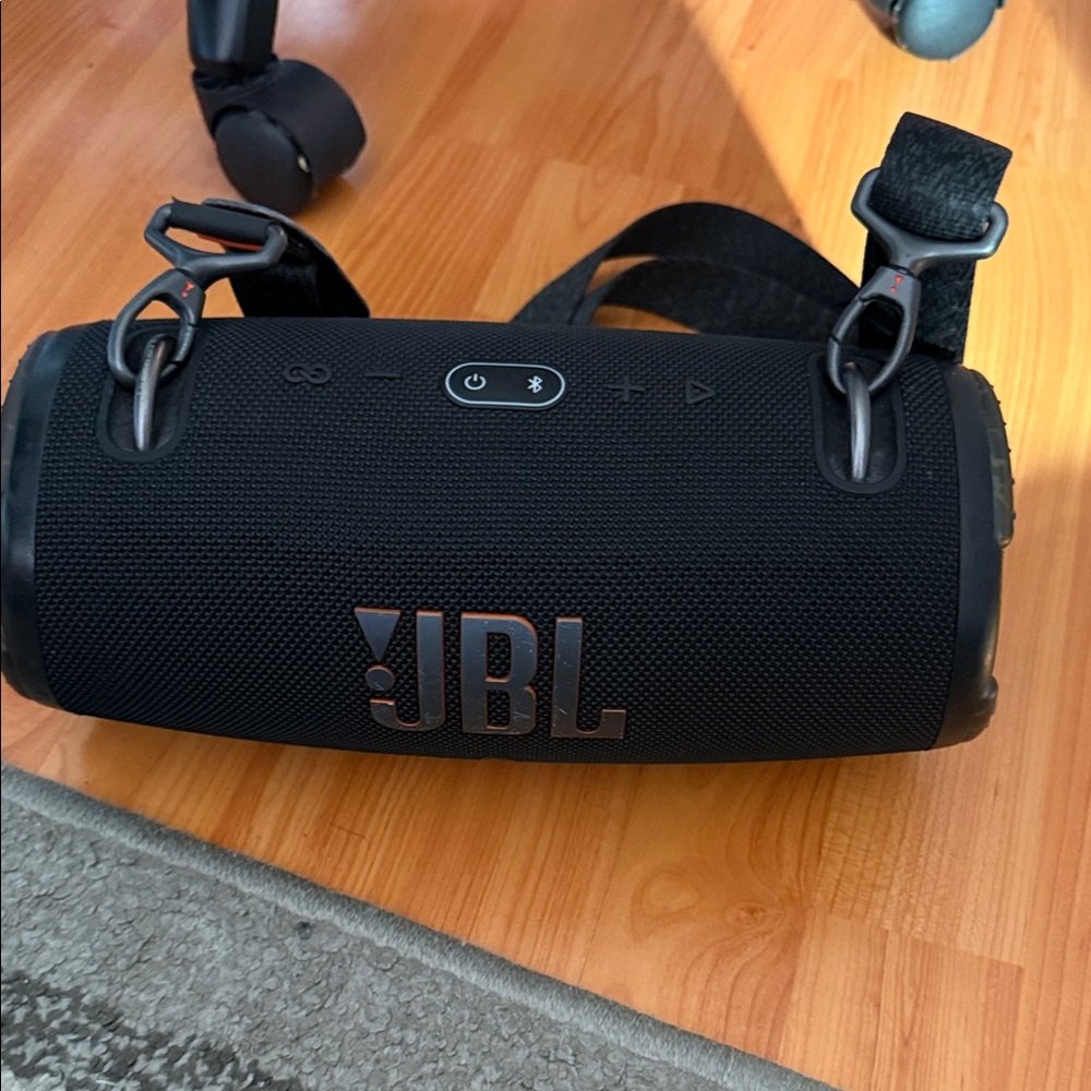 JBL extreme 3 great for on the go portable Bluetooth speaker used